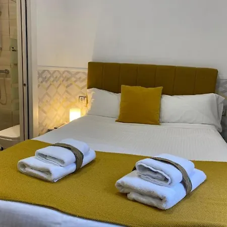 INSIDEHOME Valladolid Centro -Hab con baño privado en el centro y OPCION DE PARKING--3