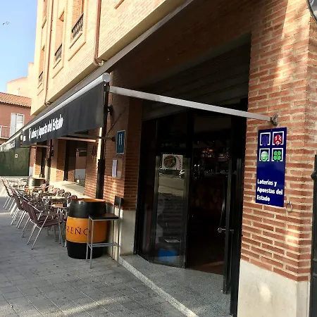 Hostal Puerta La Villa-3
